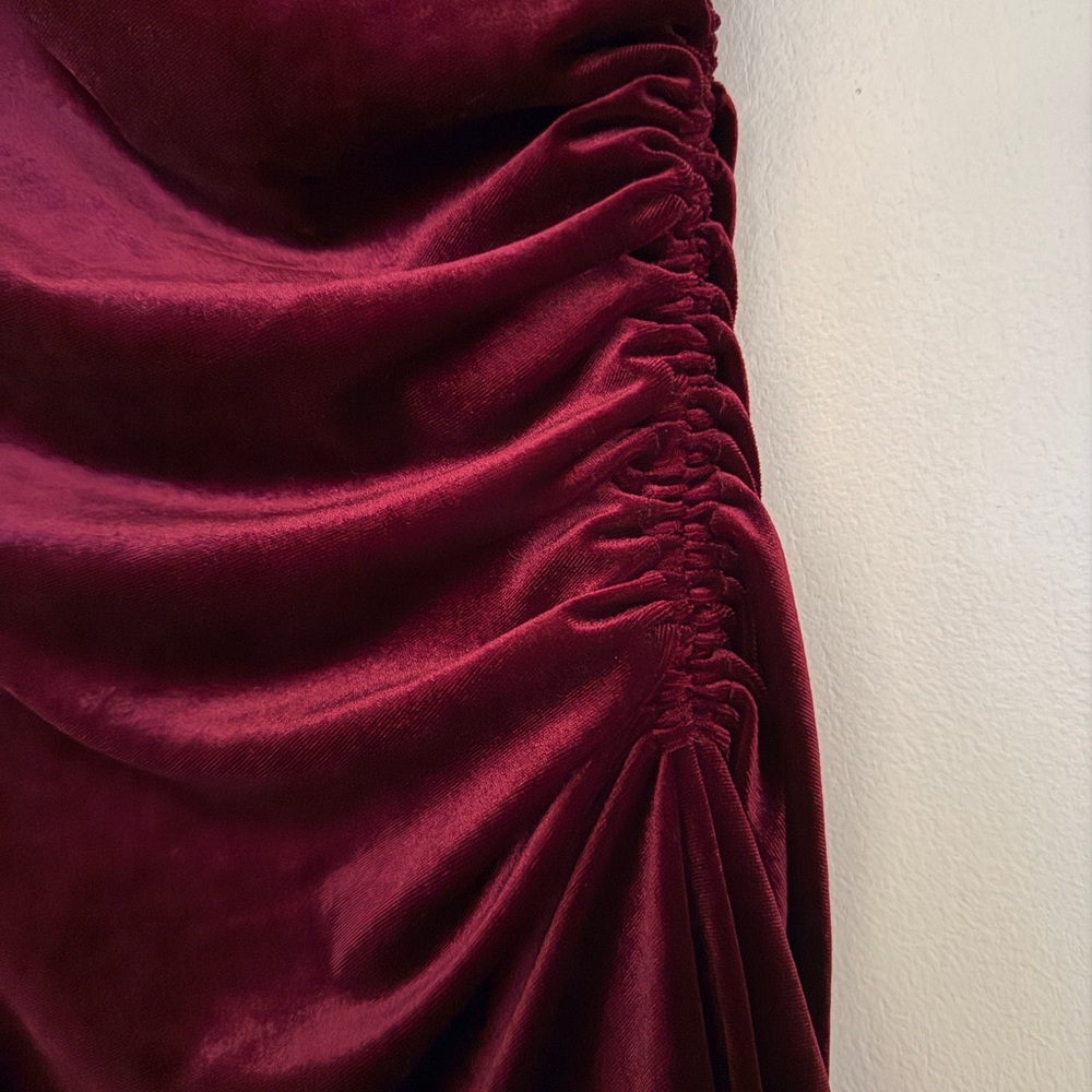 Premier Amour Womens One Shoulder Short Sleeve Velvet Fit + Flare Dress View 4